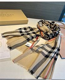 Burberry Classic cashmere scarf